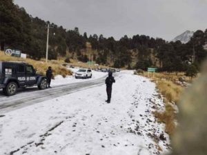 Tras caída de nieve, cierran acceso al Nevado de Toluca