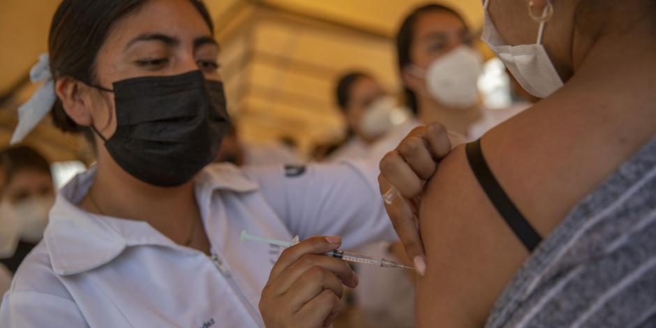 Abren registro para recibir vacuna de refuerzo contra el coronavirus para todo México. (Cuartoscuro)