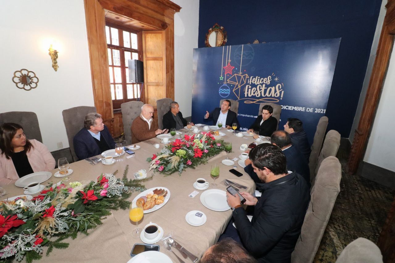 Destaca presidente municipal los 80 años de los medios tradicionales de comunicación en Querétaro. (Especial)