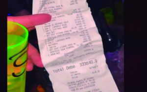 Jóvenes gastan más de 300 mil pesos en un bar