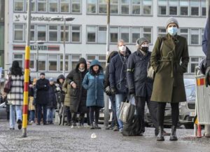 ¿Fin de la pandemia? Finlandia y Dinamarca eliminarán restricciones COVID