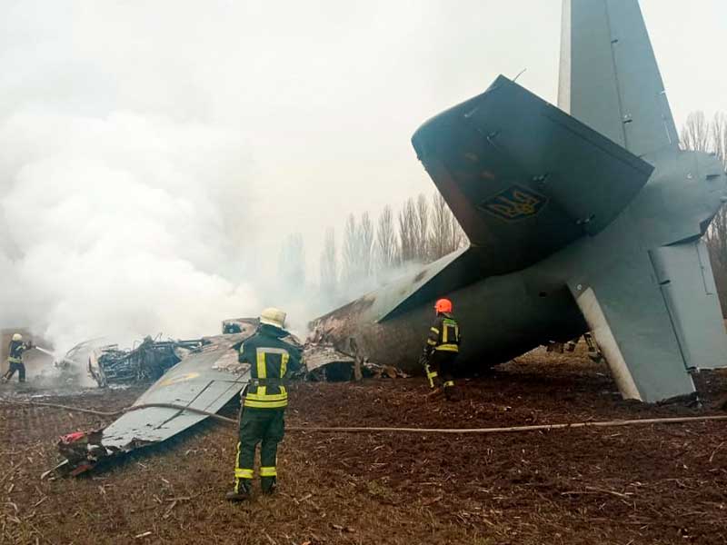 Avión militar ucraniano se estrella cerca de Kiev; al menos cinco muertos
