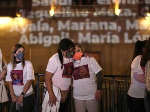 Protestan por mujeres víctimas de ataques con ácido en México