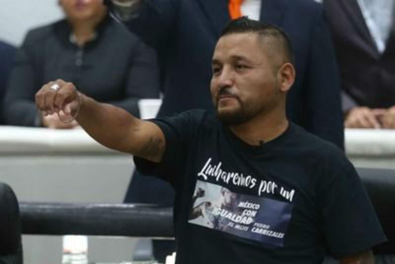 El cuerpo de Pedro Carrizales 'El Mijis' fue reconocido por sus familiares en el Semefo de Ciudad Victoria, Tamaulipas. (Cuartoscuro)
