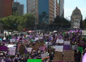Día de la Mujer 2022: Marchan mujeres en CDMX