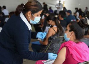 México registra cifra más baja de muertes por COVID en cuarta ola