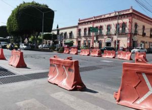 Obras en Calzada Colón generan tráfico 