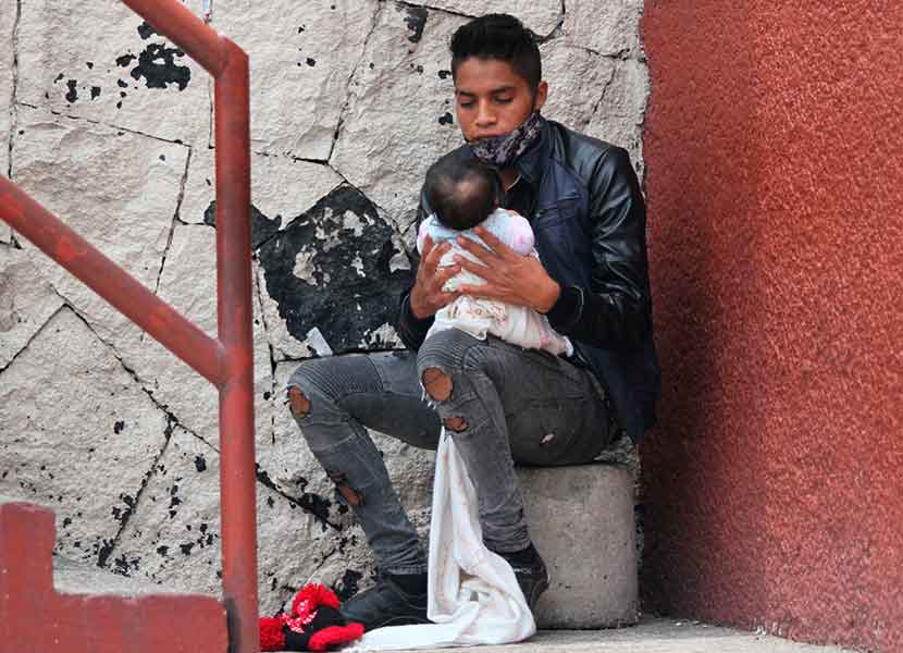 Días por paternidad en Querétaro podrían alcanzar las 12 semanas. Foto: Cuartoscuro
