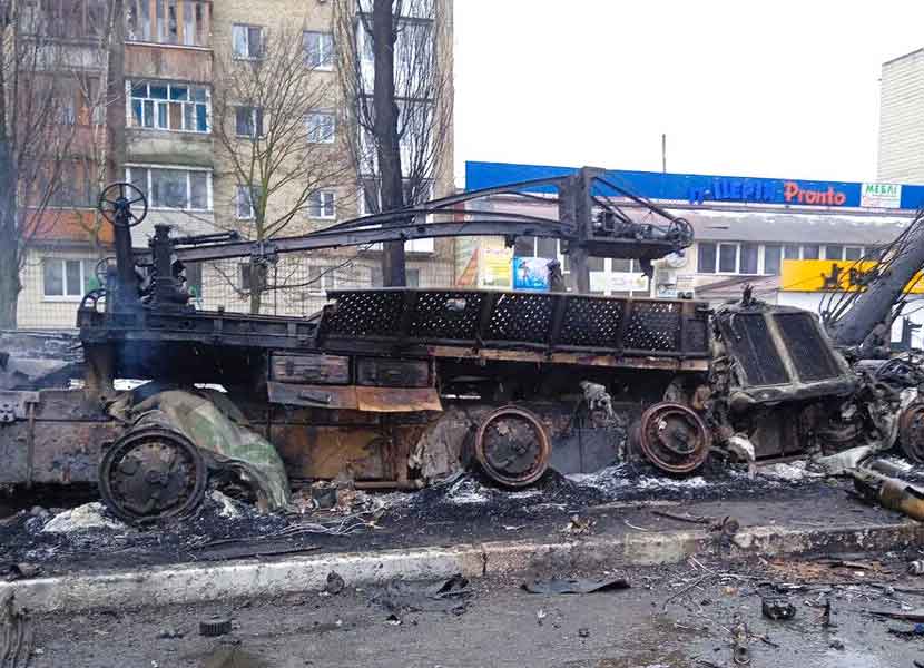 La caravana militar de Rusia que avanza hacia Kiev ha realizado escaso progreso en varios días. / Foto: AP