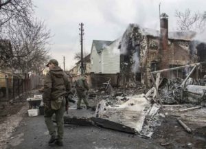 Toque de queda en Ucrania mientras Rusia avanza