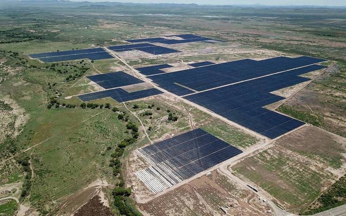 Alerta titular de la Asociación Nacional de Energía Solar que reforma eléctrica pueda cancelar contratos y ahuyentar inversiones. (Cuartoscuro)