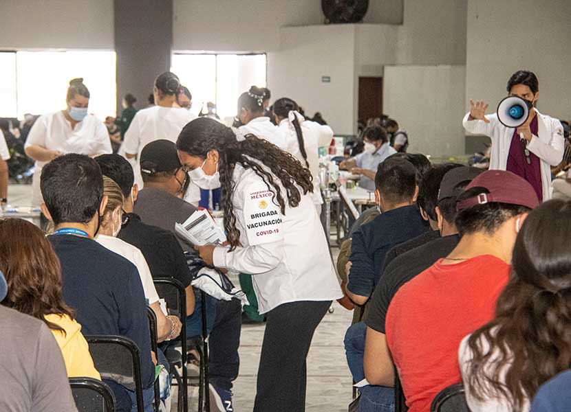 La vacunación para rezagados en Querétaro seguirá hasta el 30 de abril. Foto: Victor Xochipa