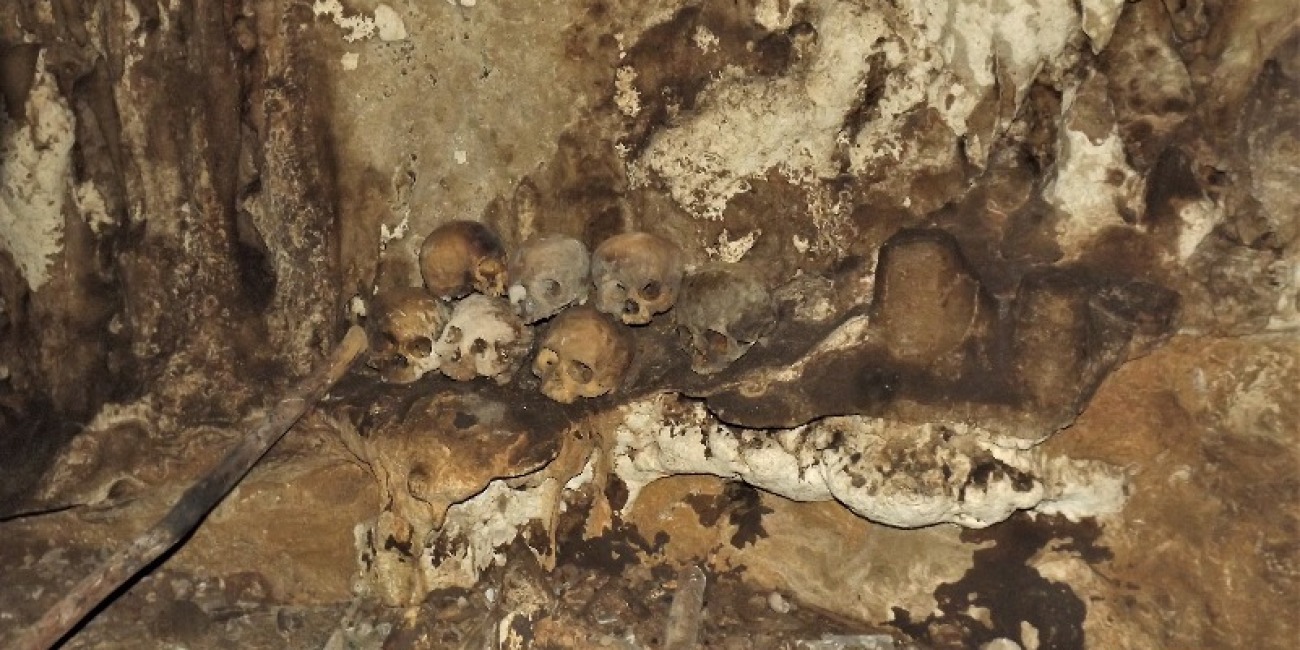 El hallazgo de 150 cráneos apilados en una cueva en Chiapas resultó ser un caso sin resolver realmente muy antiguo. (Especial)