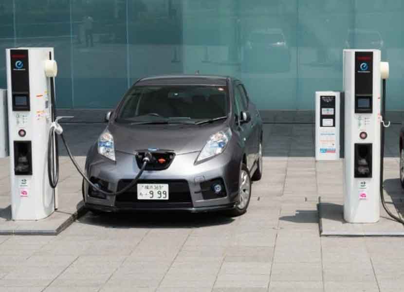 Los autos eléctricos no pueden ser cargados en cualquier lugar. / Foto: Especial