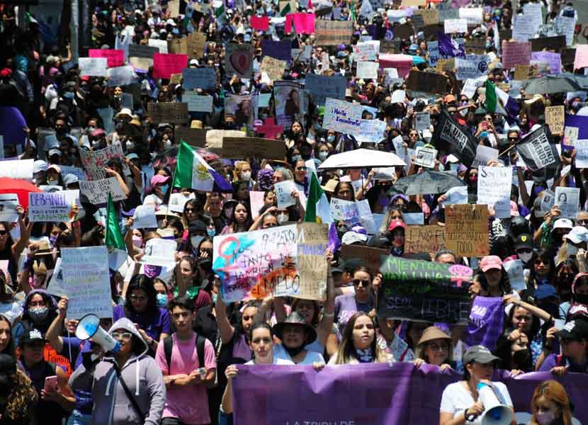 Colectivos realizaron una marcha en la CDMX para manifestarse en contra de los feminicidios. / Foto: Cuartoscuro