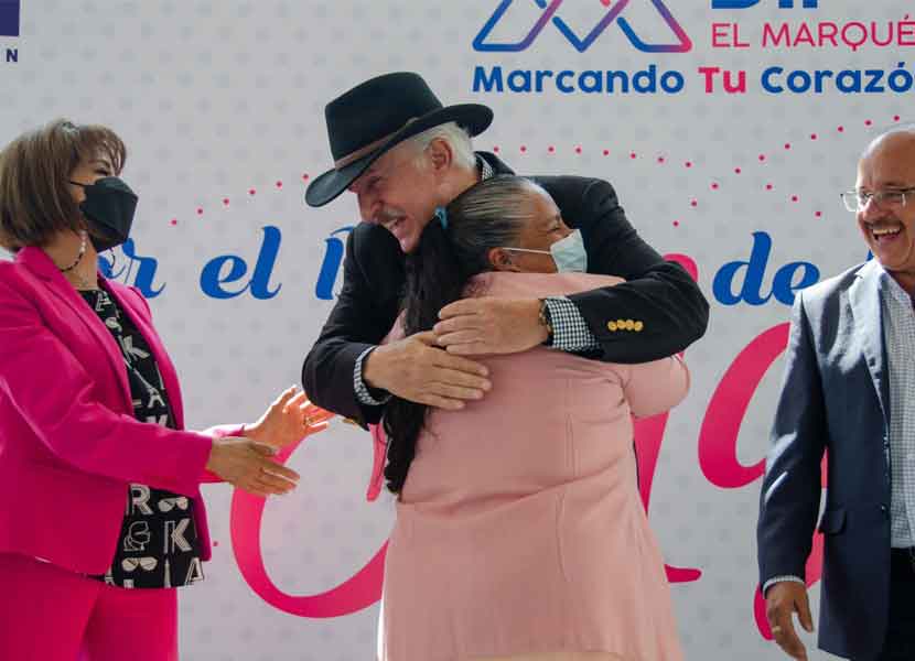 El alcalde de El Marqués, Enrique Vega Carriles, encabezó los festejos. / Foto: Especial