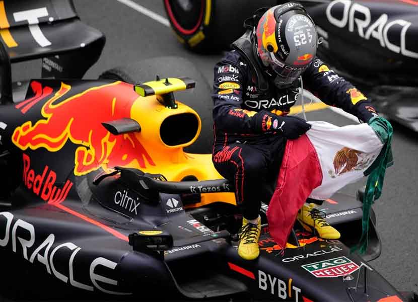 El piloto mexicano, Sergio 'Checo' Pérez, conquistó el Gran Premio de Mónaco. / Foto: AP