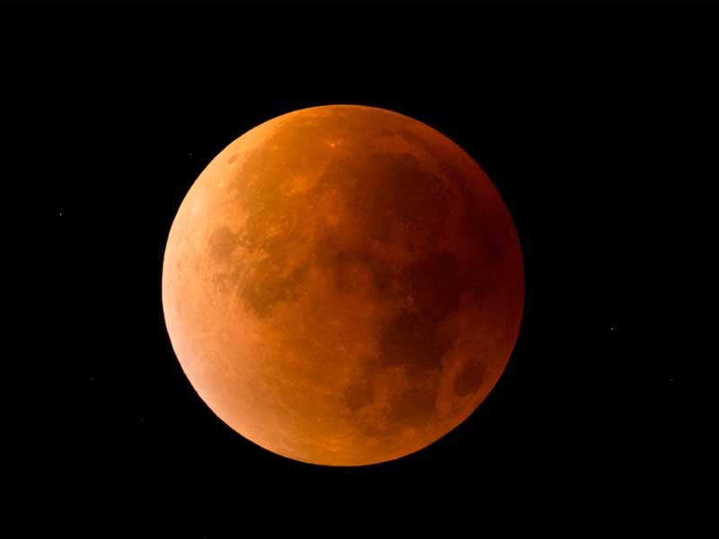 Eclipse lunar de mayo 2022: dónde y cuándo podrás verlo en México / Foto: iStock