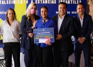 Entregan apoyos a estancias infantiles del municipio de Querétaro