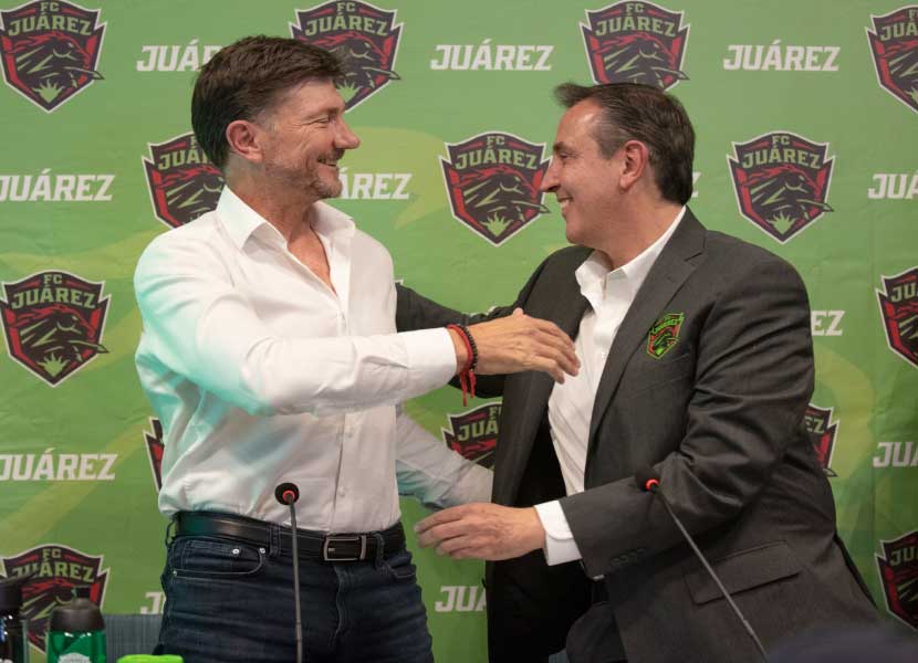 Hernán Cristante firma con Bravos de Juárez. Foto: Especial