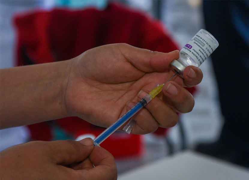 Se podría abrir una nueva convocatoria para atender a personas que faltan por completar su esquema de vacunación contra COVID. / Foto: Cuartoscuro
