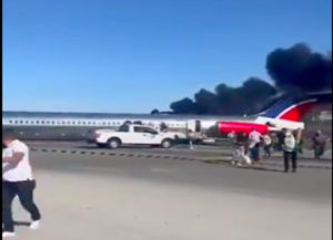 Avión se incendió durante aterrizaje en Miami