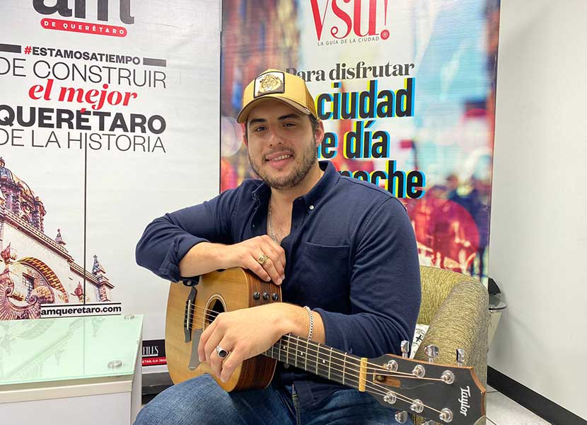 José Esparza ha escrito canciones para artistas como Christian Nodal y Pepe Aguilar. 