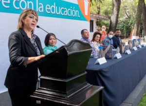Centro Vive El Marqués y la UNIVA presentan plan de becas universitarias