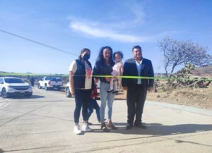 Comunidad y gobierno cristalizan camino en Huimilpan