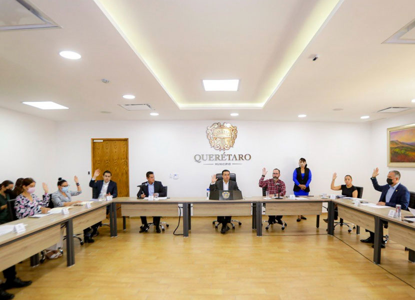 Luis Nava preside sesión del Comité de Control Interno de Querétaro. Foto: Especial