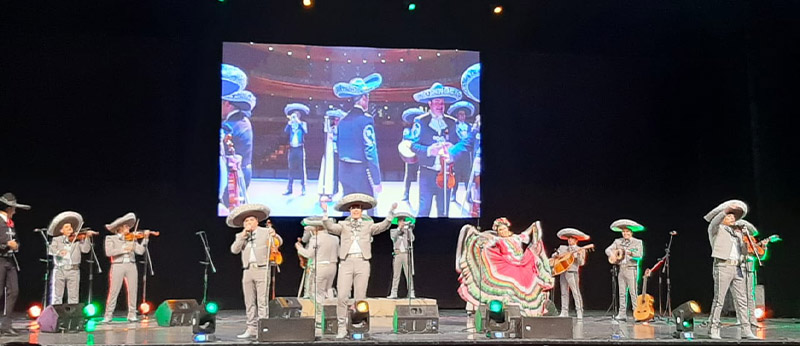 Mariachi Vargas engalana el Auditorio Josefa en Querétaro