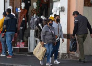 Negocios en Querétaro cambian de giro debido a pandemia
