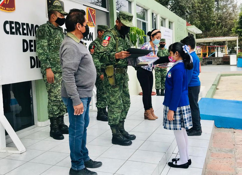  Participan 264 estudiantes en concurso de dibujo del Ejército. Foto: Especial