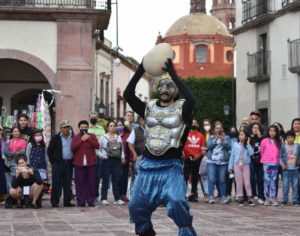 Pese al clima, continuaron las fiestas del Festival Querétaro Experimental