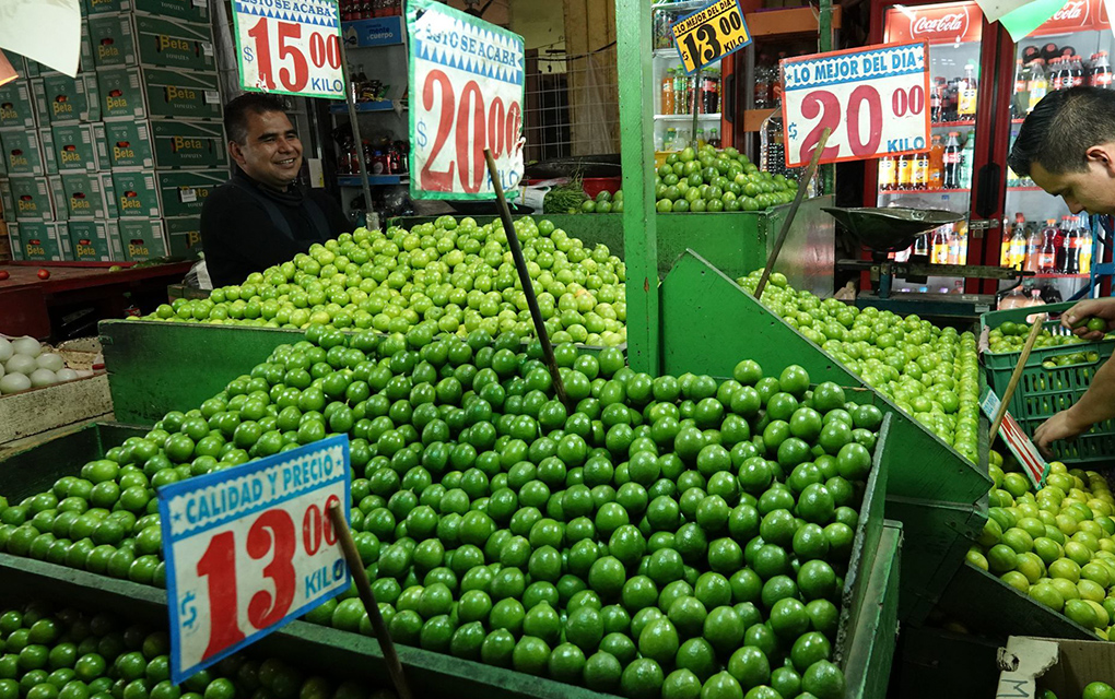 Por inflación, cambian plazas comerciales por tianguis/ Foto: Cuartoscuro