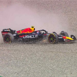 'Checo' Pérez se retira del GP de Austria tras impacto con Russell