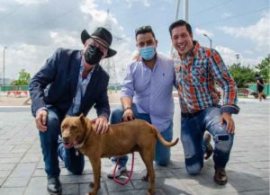 Enrique Vega inauguró el nuevo parque de perros en El Mirador