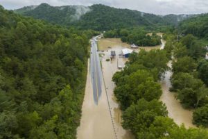 Inundaciones provocan desastre en Kentucky; reportan 25 fallecidos