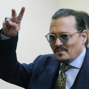 Johnny Depp compone una canción dedicada al juicio contra Amber Heard