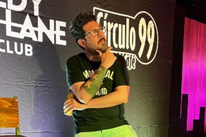 Juan José Covarrubias combate la depresión con risas y humor