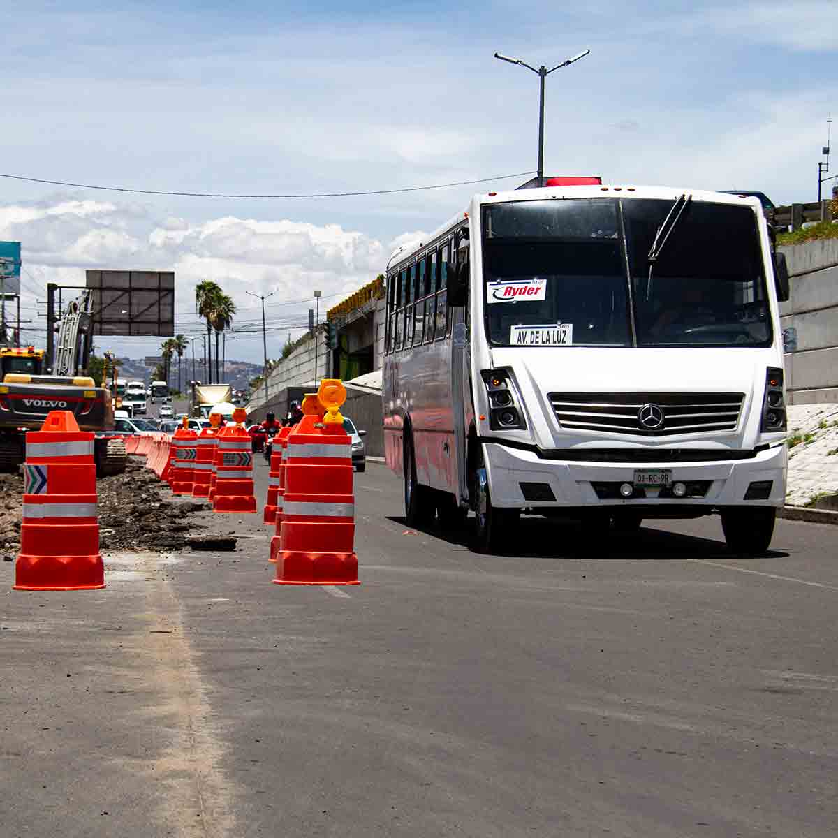 Obras en 5 de Febrero, Gobierno del Estado actualiza tráfico en la zona. Foto: Víctor Xochipa