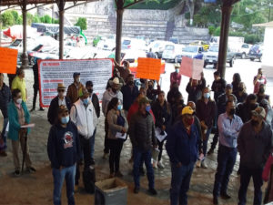 Protestan en Pinal de Amoles por incumplimiento a trabajadores