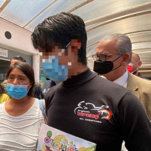 Sale Juanito, niño quemado en telesecundaria, del Hospital del Niño y la Mujer