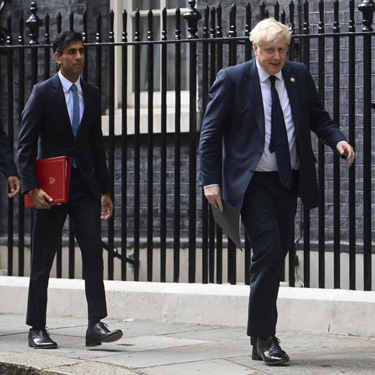 Boris Johnson afirmó que se quedaría en el puesto hasta que se elija un nuevo líder. / Foto; AP