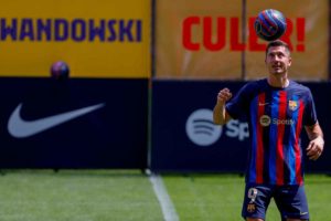 Barcelona presenta oficialmente a Lewandowski