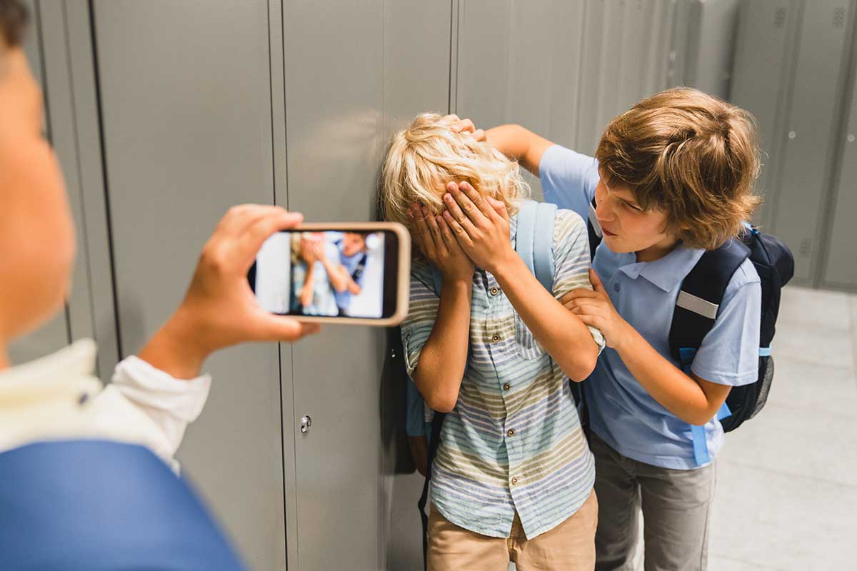 Los talleres son para prevenir el bullying y el ciberacoso.