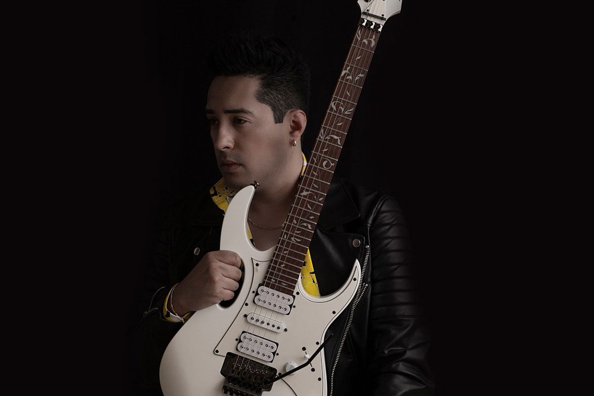 Mauricio More colaboró con el guitarrista virtuoso Neil Zaza. / Especial