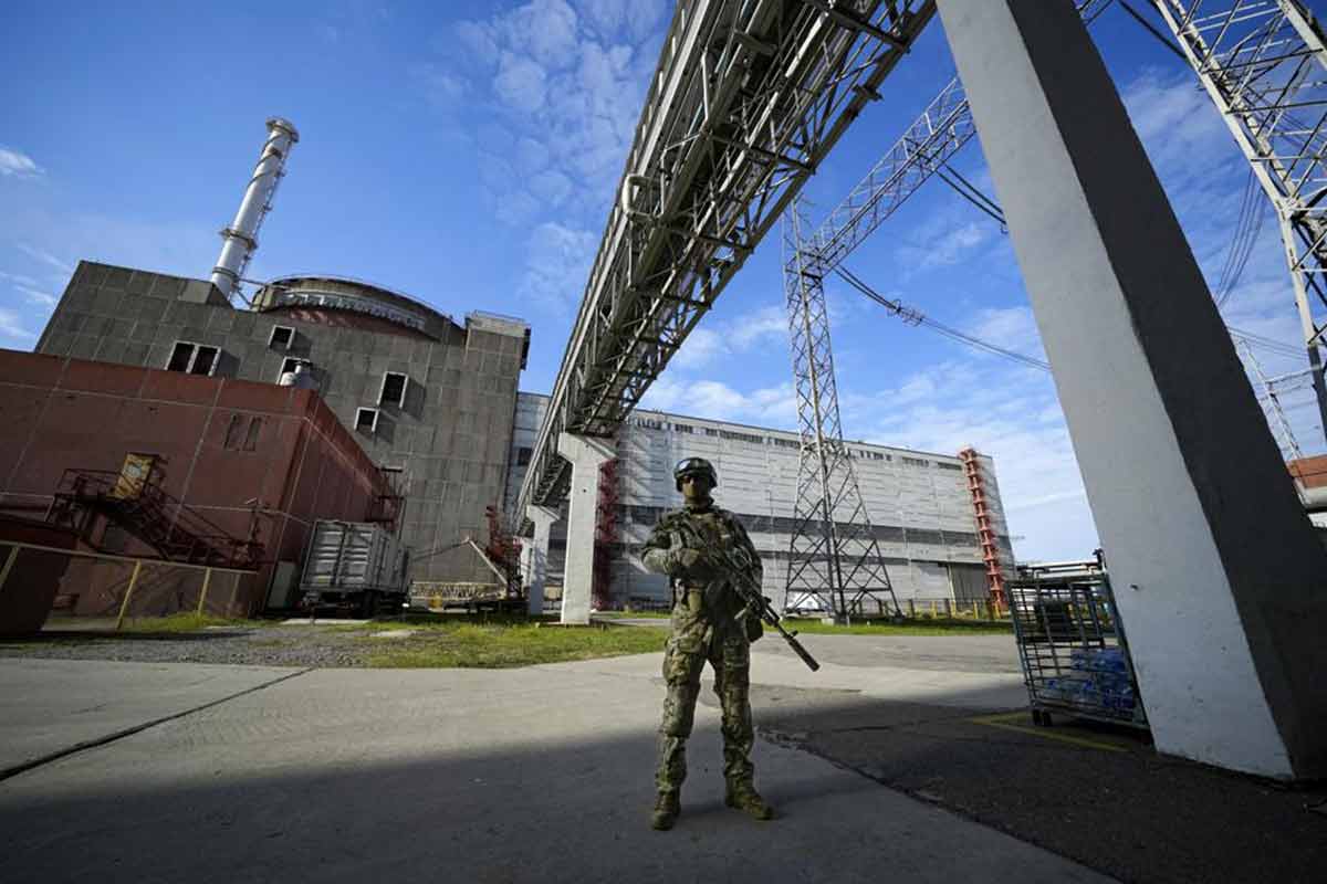 Desde la semana pasada, ambos países se acusan de la autoría de los bombardeos contra la central de Zaporiyia, que hacen temer una catástrofe nuclear. / Foto: AP