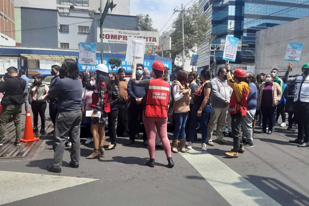 Evacuan a trabajadores en la Ciuidad de méxico por el sismo de hoy. / Juan Carlos Machorro.