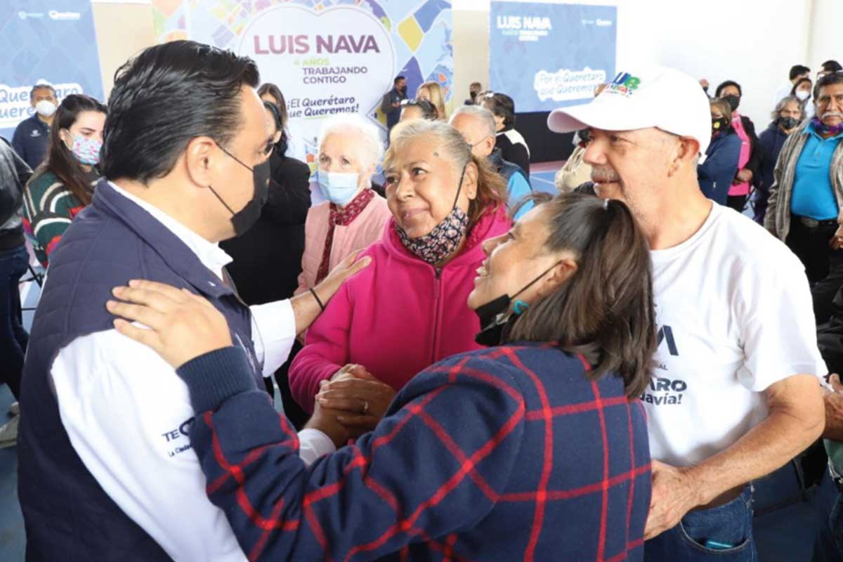 Ante adultos mayores, presenta Luis Nava los resultados de 4 años de trabajo por Querétaro./ Foto: Especial